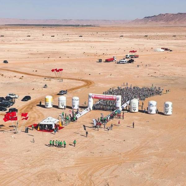 ～第35回サハラマラソン～　今年は最高気温50度台という過酷なコンディションの中尾藤朋美さん、総合女子準優勝の快挙！