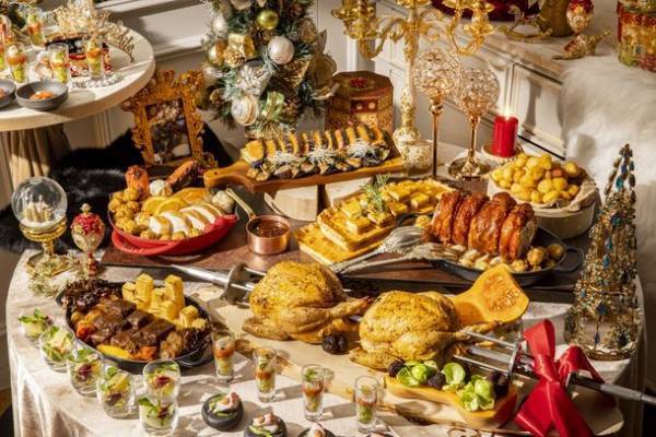 【ヒルトン東京】新スイーツ＆ランチビュッフェ『King ＆ Queenのクリスマス』開催