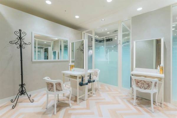ヘアメイク&ネイル&レンタルフォーマルドレス専門店『atrium chouchou』が阪神梅田本店にNEW OPEN！