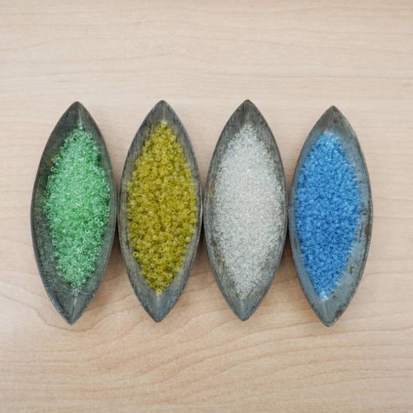 ガラス瓶由来のカレットからグラスビーズを作るアップサイクルにチャレンジ！70周年を迎えたトーホー株式会社が製造に成功！