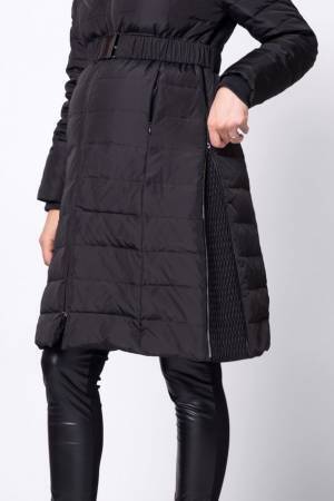 イギリス王室やセレブご用達のマタニティウェアブランド「Seraphine」からRDS認証取得のマタニティコートが登場！10/20より開催の阪急うめだ本店ポップアップストアにて販売開始