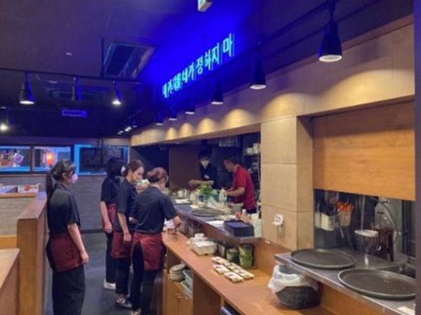 【注文率ほぼ100％の名物サムギョプサルが今だけ半額！】今年10月西宮初上陸、情緒漂う空間で新鮮野菜の韓国料理に舌鼓『韓国食堂 韓味楽グランドオープン！』