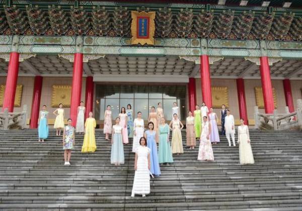 世界と繋がる「台北ファッションウィークSS22」、新たな一歩へ　国際的なファッションウィークにより近づこうと、公式会場から抜け出し、台北市内の様々な場所でファッションショーを開催。台湾文化に基づいたデザイン、サステナブルを意識したブランドが大注目！