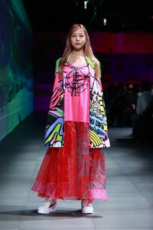 世界と繋がる「台北ファッションウィークSS22」、新たな一歩へ　国際的なファッションウィークにより近づこうと、公式会場から抜け出し、台北市内の様々な場所でファッションショーを開催。台湾文化に基づいたデザイン、サステナブルを意識したブランドが大注目！