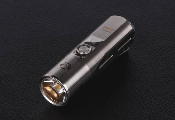 アウトドアに最適な極ミニチタン製高級LED懐中電灯をクラウドファンディングサイト「Machi-ya」にて11月27日まで先行販売開始！
