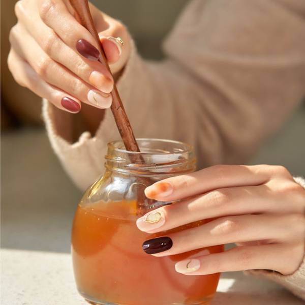 貼って固めるジェルネイル「EDGEU」が秋冬の新作リリース　第1弾はトレンドのブラウンやグリーン、イエロー中心のカラー