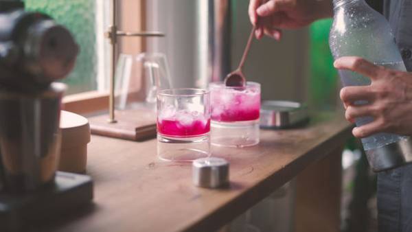 大人気「暮らし系」YouTuberが提案する、暮らしを楽しくする道具たち。新商品の木べら「kuki」が2021年11月4日21時発売。