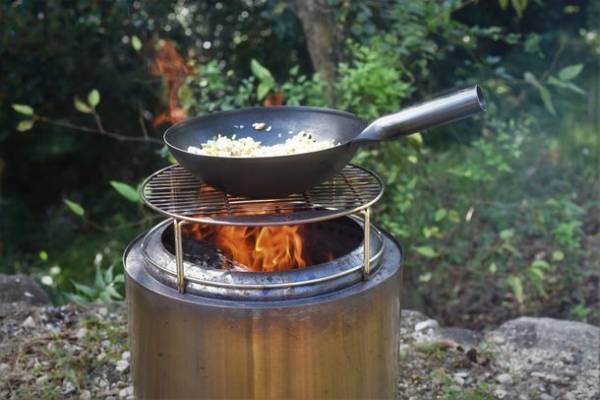 円筒型焚火台で料理を楽しめる、新発想の焚火台用ゴトク『SINOBIRING(シノビリング)R』10/29(金)発売！