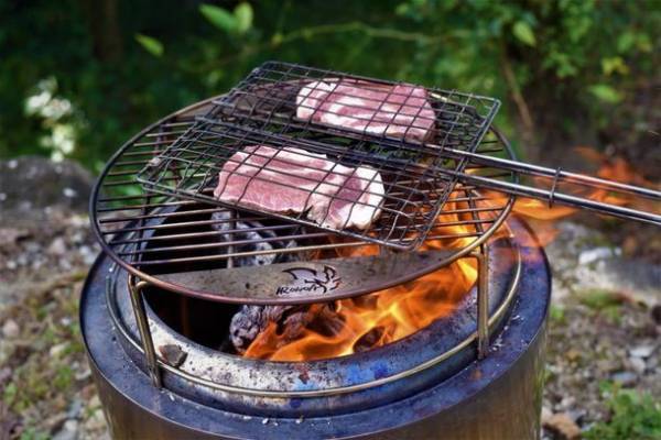 円筒型焚火台で料理を楽しめる、新発想の焚火台用ゴトク『SINOBIRING(シノビリング)R』10/29(金)発売！