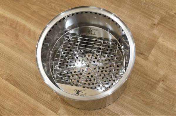 円筒型焚火台で料理を楽しめる、新発想の焚火台用ゴトク『SINOBIRING(シノビリング)R』10/29(金)発売！