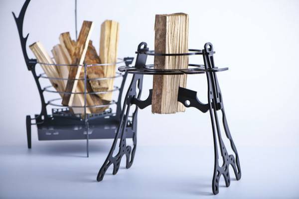 “タノシメタル”なキャンプシーンを演出する薪割り台とコーヒードリッパーを11月1日に新発売