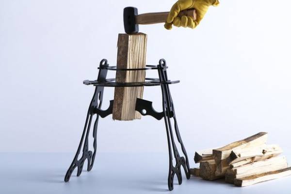 “タノシメタル”なキャンプシーンを演出する薪割り台とコーヒードリッパーを11月1日に新発売