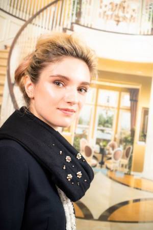 高級クチュールブランドの形の崩れない「Confide Stole」がMakuakeにてクラウドファンディングを開始　～Makuakeランキング売り上げ「トップワン」に選ばれました～