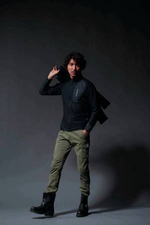 作業現場やデスクワークにも超高機能インナーを！ジャケットの下に羽織れるGORE(R)WINDSTOPPER(R)が発売