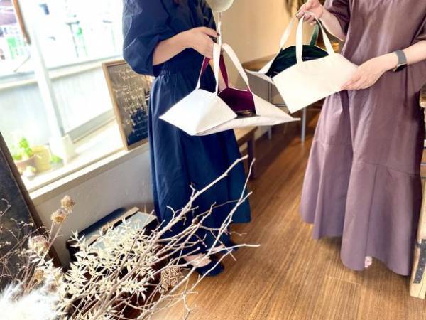 料理の盛り付けを崩さない！オードブル・お弁当などを傾かず持ち運べる“フラットトートバッグ”12/29までMakuakeにクラファン実施