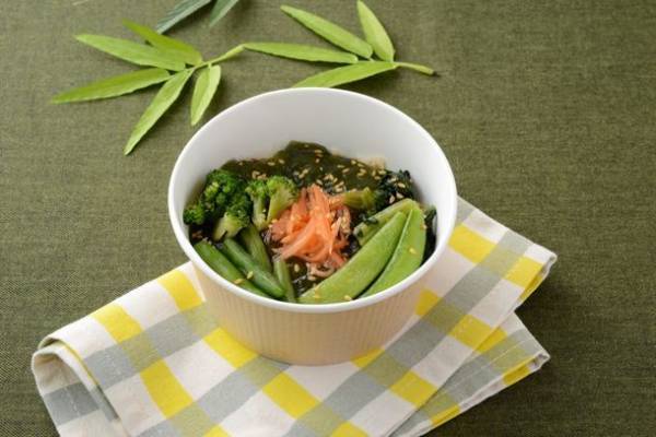 ナチュラルローソンで「オイルの魅力フェア」開催　“脂肪燃焼体質化”を促すMCTオイル配合商品10種類が新登場　期間：2021年10月26日(火)～11月29日(月)