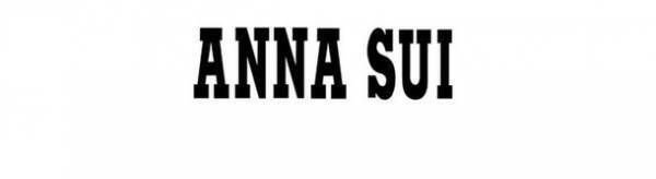 『ANNA SUI×ソフィ(R)』、生理用ナプキンに新パッケージ登場　コスメのようなデザインで、生理中でも気分があがる