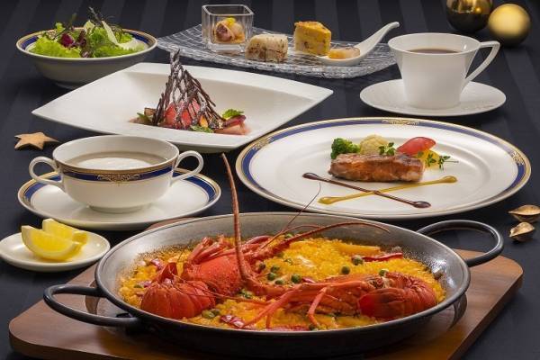 【志摩スペイン村】11月12日（金）　高さ約7ｍのクリスマスビッグツリー登場！「スパークリング・クリスマス」の実施