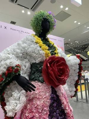 大地をキャンバスに、“花の絨毯”を敷きつめた男の20年を辿る「花絵師 藤川靖彦×インフィオラータ 20年の軌跡展」が、芝浦のSOW CO.Galleryで11月6日(土)～14日(日)開催！