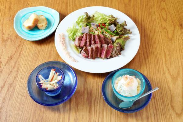 ディズニープリンセスとタイアップしたグランフロント大阪のクリスマス、いよいよ開幕！～新発表の飲食店スペシャルメニューや学生コンサートなど、全コンテンツを一挙公開！～