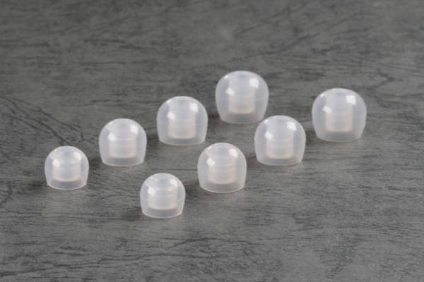 優れたフィット感と豊かな低音再生を実現するイヤホン用交換イヤーピース「ディープマウントイヤーピース」の新色「クリア」を11月下旬に販売開始！