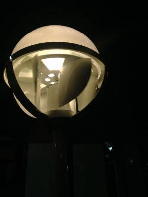 太陽光とそよ風でテラスをライトアップするスタイリッシュな一体型風光発電照明「TSUKIAKARI SWL-1」を11月18日に発売！