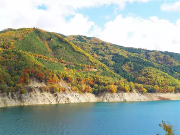 飛騨の風景を普段では見られない角度から楽しめる「白川郷ドローンツアー」11/20～21に開催！お申込み受付開始