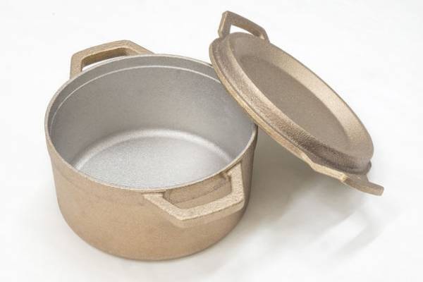 銅合金製鋳物鍋「tefu-tefu てふてふ」　11月7日『鍋の日』にシェラトン・グランデ・オーシャンリゾートにて販売開始