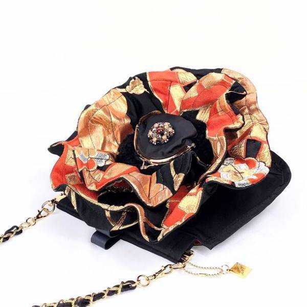 ひとめ惚れ続出！ヴィンテージ帯でつくったフラワーバッグ　ファッション業界で注目のエシカルが、着物や帯にも