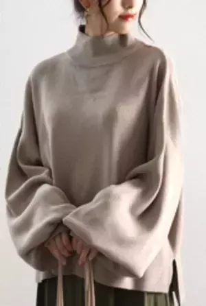 内田理央も塩野瑛久も思わず唸る！「う～ん…可愛い！！」ニットを重ね着したようなレイヤード風ざっくりニット♪TOKYO FM「Qoo10 presents 内田理央の明日、なに着よ？」