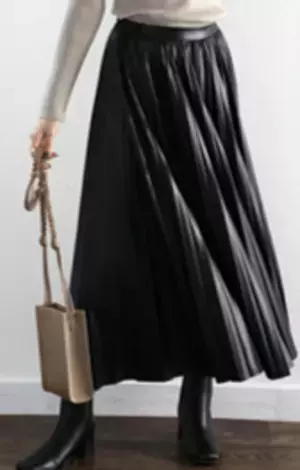 内田理央も塩野瑛久も思わず唸る！「う～ん…可愛い！！」ニットを重ね着したようなレイヤード風ざっくりニット♪TOKYO FM「Qoo10 presents 内田理央の明日、なに着よ？」