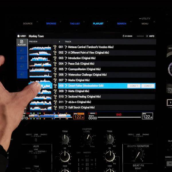 10.1インチのタッチディスプレイを搭載、フラッグシップモデルの機能を継承し、直感的なブラウズと正確なミックスを実現する2chオールインワンDJシステム「XDJ-RX3」が登場