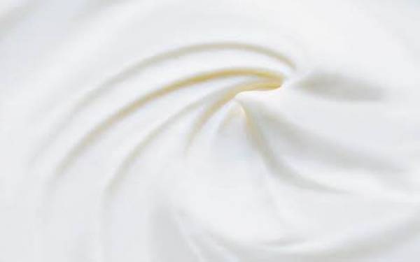 独自技術の「保湿成分吸着テクノロジー」の開発に成功。