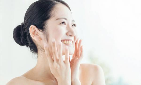 独自技術の「保湿成分吸着テクノロジー」の開発に成功。