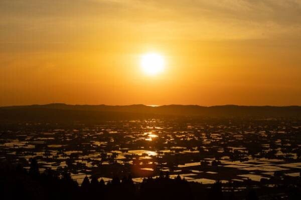 「リトリート」から「リジェネラティブ」へ“人と自然”を回復・再生へと導き、地域に還元する旅を提案　富山の散居村に佇むアートホテル「楽土庵」が2022年秋オープン