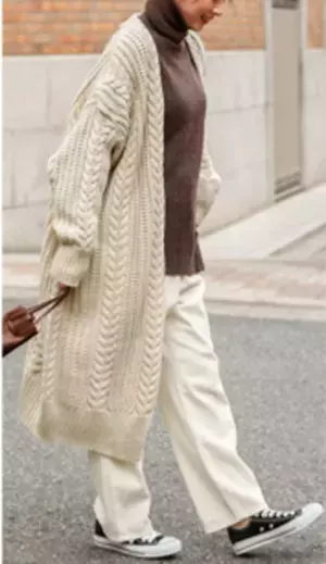 内田理央もテンションアップ！「また可愛いの来た～♪」ソフトでストレッチが効いたパーカー＆スカートのダンボール セットアップ！TOKYO FM「Qoo10 presents 内田理央の明日、なに着よ？」