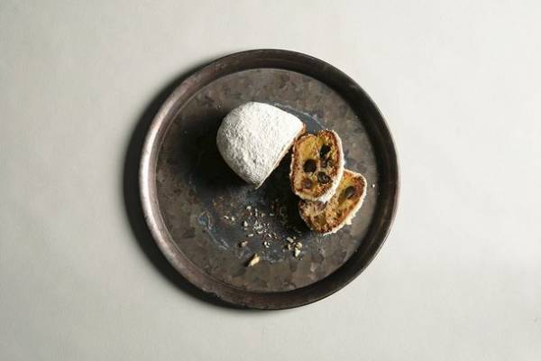 「月のホテル」1周年記念企画 第2弾！世界的パティシエ 辻口 博啓シェフ監修による地酒を活かした和のスイーツ2種を11月27日より販売開始　～「月のホテル」オリジナルスイーツ～