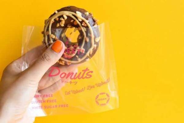 アメリカンピーナッツ協会×UPBEET!Tokyo　ピーナッツで広がるSDGsの輪　公益社団法人セーブ・ザ・チルドレン・ジャパンに寄付　大好評につき「UPBEET!ドーナツ ピーナッツバター＆ミルクチョコレート」継続販売が決定