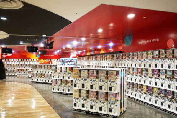 舞浜エリア初出店！カプセルトイ専門店「＃C-pla」がイクスピアリにオープン！