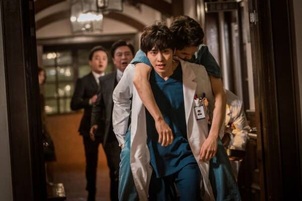 天才外科医を演じたハン ソッキュは理想の上司 あのリセットキスの舞台裏も大公開 若手医師たちの成長と葛藤を描くメディカルラブロマンス 浪漫ドクター キム サブ2 Dvd収録の特典映像の一部をyoutubeで特別先行公開 21年11月19日 ウーマンエキサイト 4 5 天才外科医を演じたハン ソッキュは理想の上司 あのリセットキスの舞台裏も大公開 若手医師たちの成長と葛藤を描くメディカルラブロマンス 浪漫ドクター キム サブ2 Dvd収録の特典映像の一部をyoutubeで特別先行公開 21年11月19日 ウーマンエキサイト 4 5