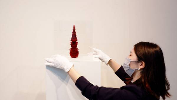 デイヴィッド・ホックニー、サム・フランシス、アンディ・ウォーホルらによる1960-90年代アメリカ版画の名作が揃う　マレットオークション　モダン・コンテンポラリーセールが2021年12月9日開催