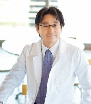 養命酒製造株式会社調べ　この冬に行ないたい“のどの乾燥・痛み・咳”対策　TOP4は「こまめに水分補給」「うがい」「マスク着用」「のど飴をなめる」、「のど飴をなめる」は60代男性では1位、60代女性では2位、九州・沖縄では1位