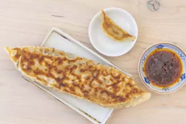 デカ盛り海鮮丼・ジャンボ餃子・ジューシー肉バーガー・熱々チーズオムライス　食のテーマパーク「伊豆・村の駅」にて新フードメニューの『食フェス』開催！