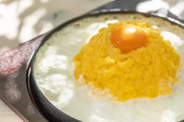 デカ盛り海鮮丼・ジャンボ餃子・ジューシー肉バーガー・熱々チーズオムライス　食のテーマパーク「伊豆・村の駅」にて新フードメニューの『食フェス』開催！