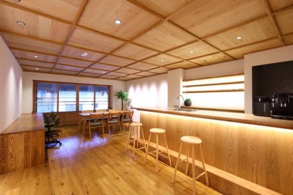 長野県志賀高原に、カメラマンが集うスペース「志賀高原フォトグラファーズセンター」が12月1日にオープン