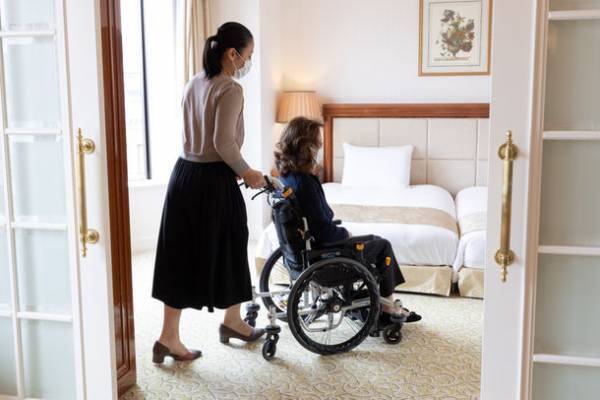 理学療法士らによる専門リハビリをゆったりホテルステイで提供　ホテル滞在型リハビリプランで業務提携開始