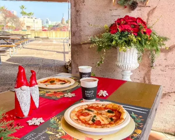 ひらかたパークに期間限定の特別なフードが集結！クリスマスフードカーニバル開催