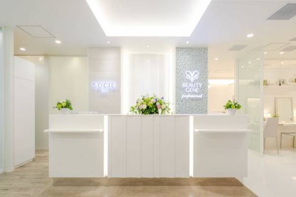 あなたのタレ眉を、ハリウッド女優眉に変身！ソシエ アイビューティ新眉毛パーマ「ブロウリフト」誕生