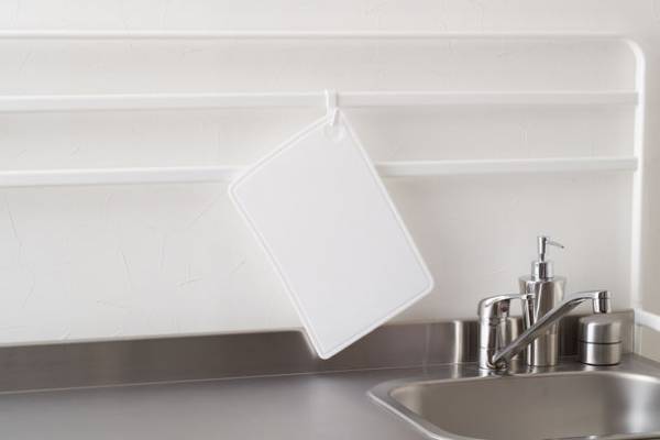 感動の切りごこち！刃あたりやわらかな『シリコンまな板』全国のホームセンター・通販で12月上旬販売開始