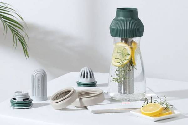 いつもの飲料容器がフタ付きに！そそげる・こぼれないシリコンキャップ「SKUZEE」　Makuakeにて2021年11月30日より先行発売！